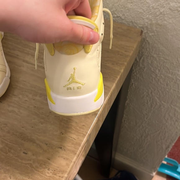Jordan retro 6 citron tint - Picture 4 of 8